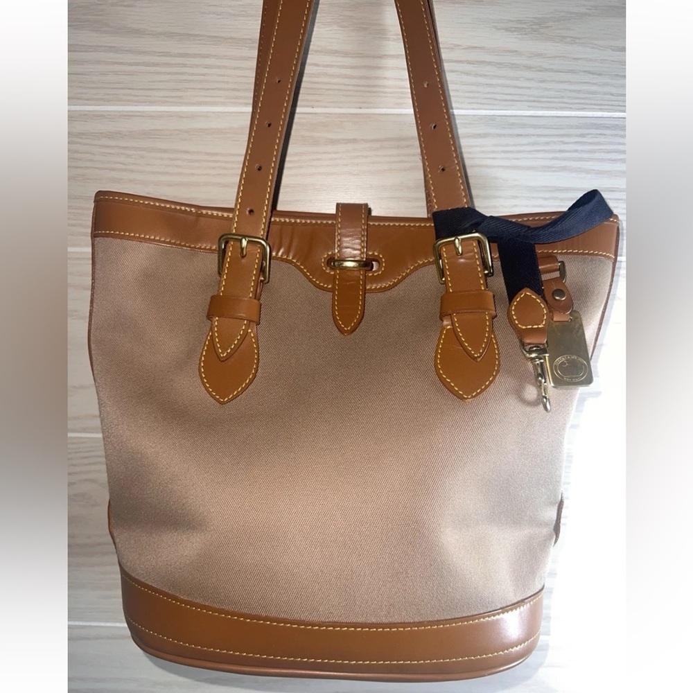 Vintage Dooney & Bourke Tan Canvas Purse w/ Brown Leather Trim Beautiful